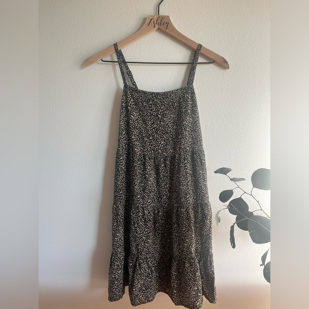 Old Navy short dress/Size: Small/ Color: black and brown